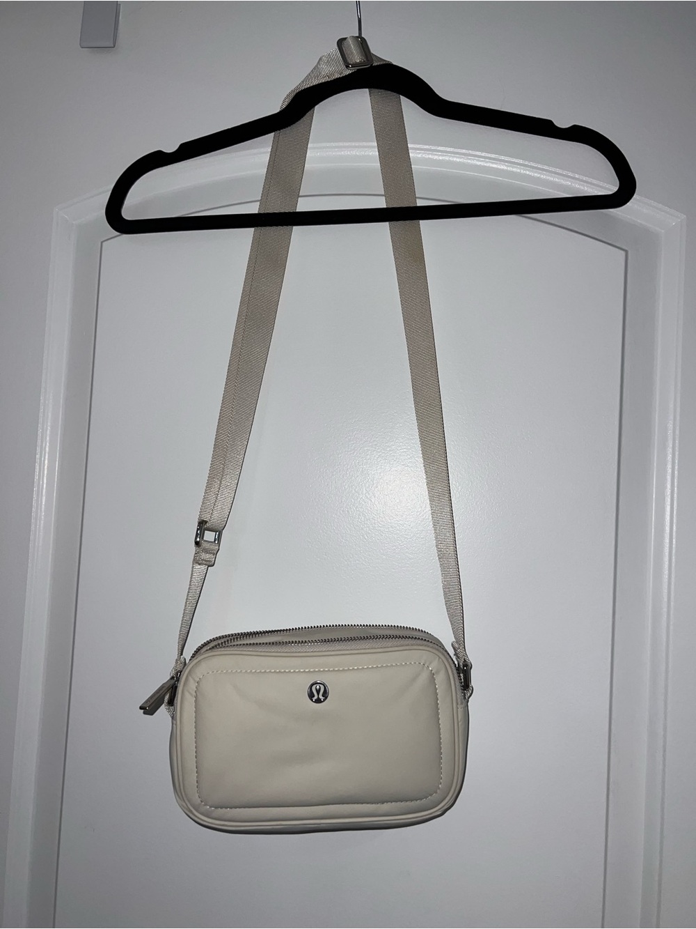 lululemon crossbody camera bag 2L
